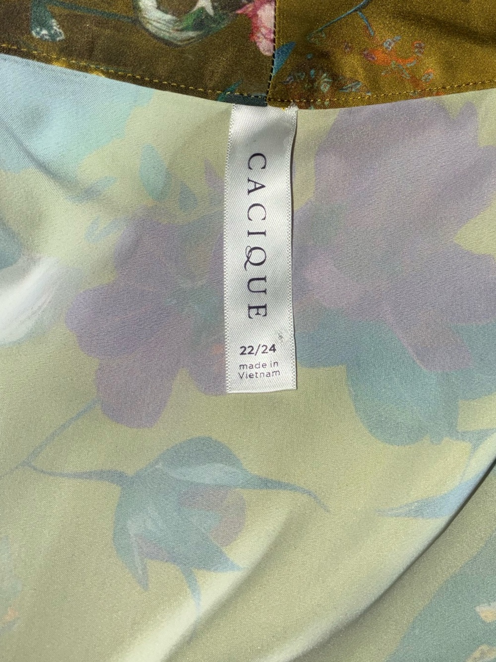 Printed Stretch Satin Robe (Renaissance Roses Green Moss, Size 22/24) - Picture 4 of 12